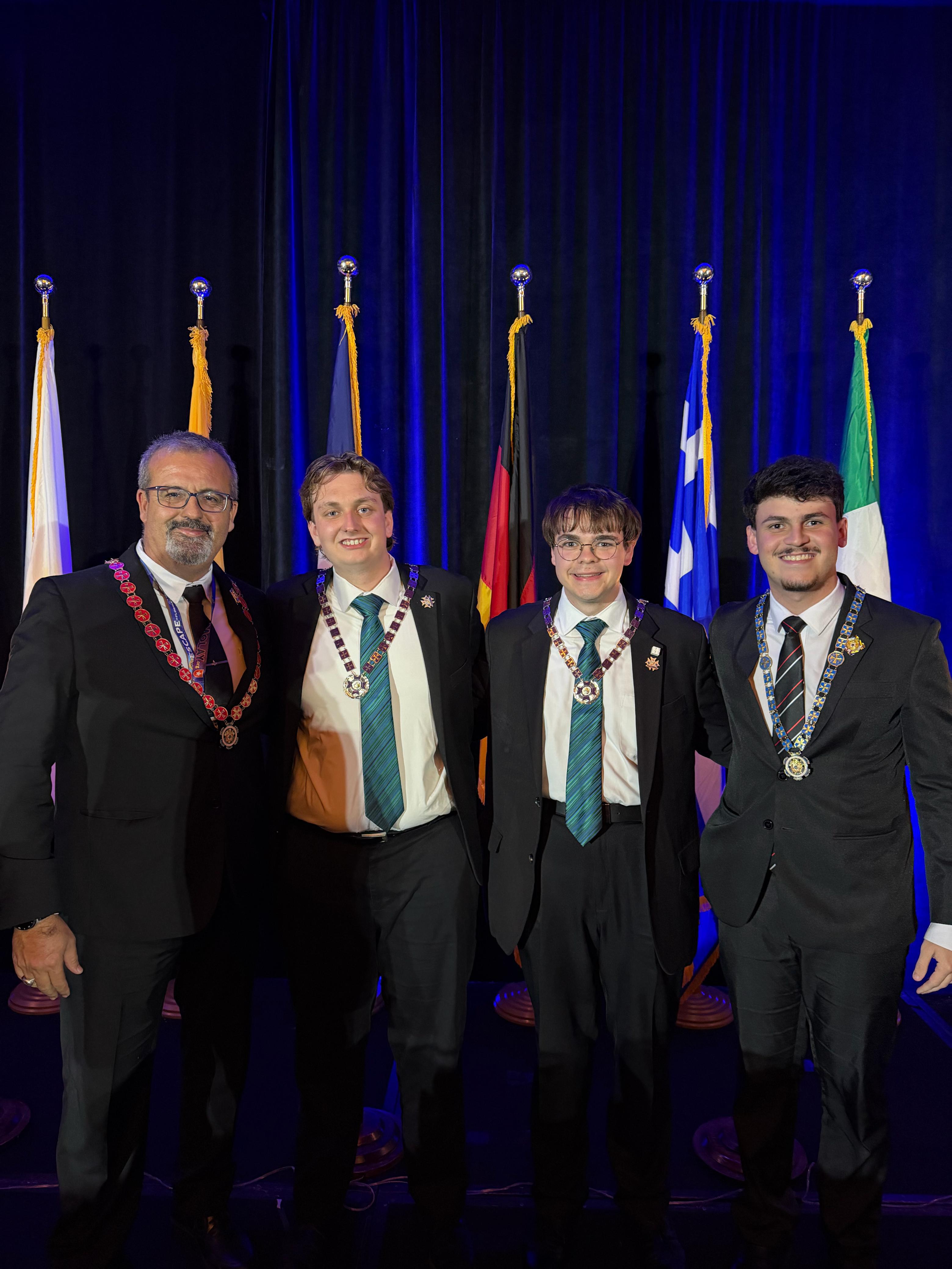 A Presença do GME Maurício Miranda e do MCE Leonardo Rocha na Sessão Anual do DeMolay International