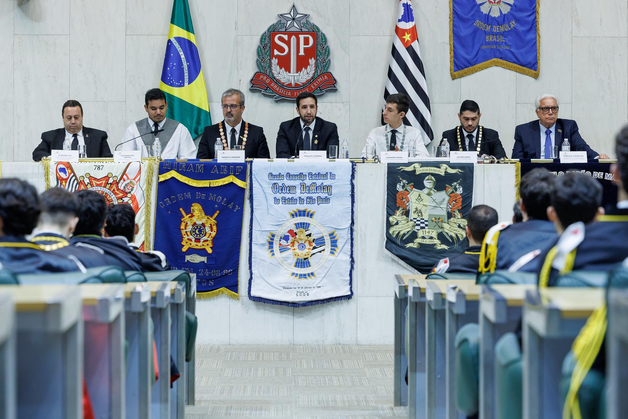 Alesp sedia Sessão Solene em comemoração ao Dia do DeMolay com homenagens e presença massiva da juventude
